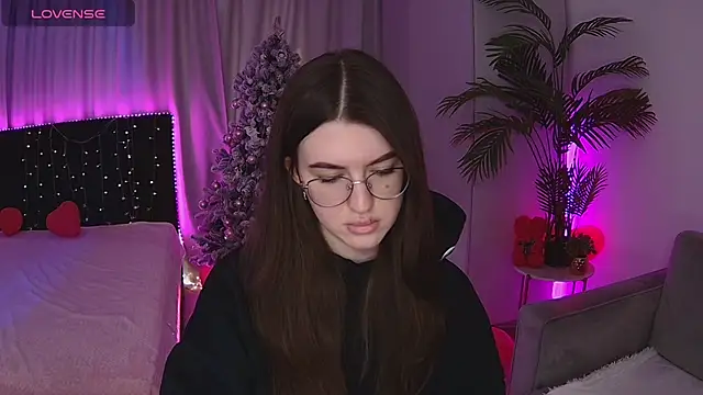 Snapshot of Helen_Yesss chatting on 02.20.26 Helen Yesss online show from 02.20.26