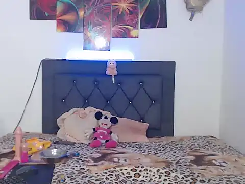 Snapshot of cellesthee chatting on 03.18.26 cellesthee online show from 03.18.26