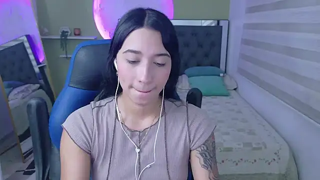 Snapshot of ivvoncute chatting on 07.05.26 ivvoncute online show from 07.05.26