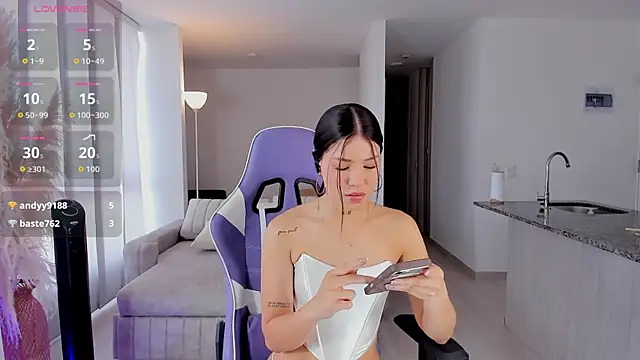 Snapshot of sofiawiliams chatting on 04.18.26 sofiawiliams online show from 04.18.26