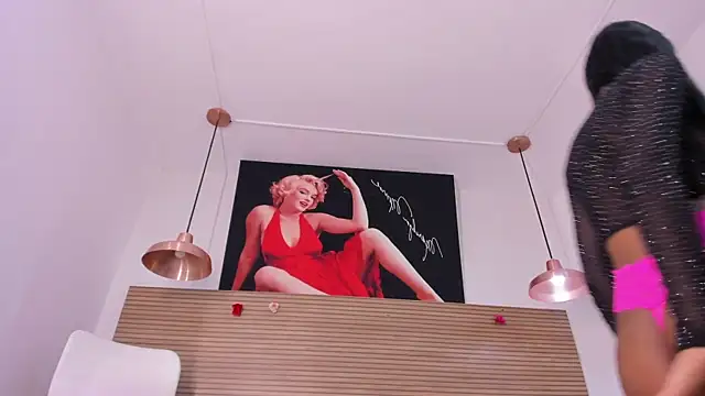 Snapshot of _sussan_miller chatting on 04.04.26 sussan miller online show from 04.04.26