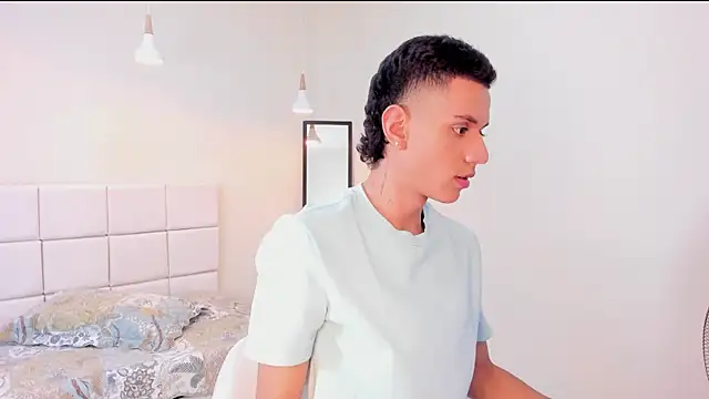 dominicjonnes online show from 04.14.26