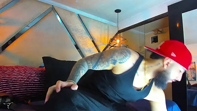 SantiagoHincapiie online show from 02.25.26