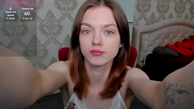 Snapshot of _Molly_Coy_ chatting on 05.16.26 Molly Coy online show from 05.16.26