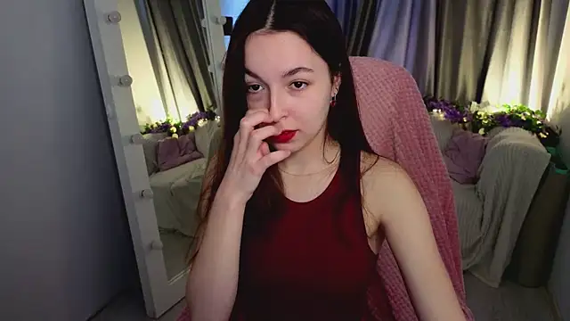 Snapshot of BellaThery chatting on 04.09.26 BellaThery online show from 04.09.26