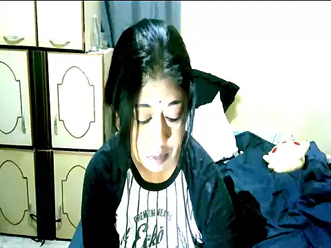 Snapshot of IndianPleasures21 chatting on 06.18.26 IndianPleasures21 online show from 06.18.26