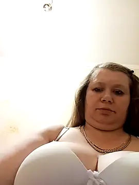 KiraStanton online show from 04.02.26