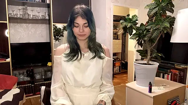 Snapshot of Emmibrilson chatting on 02.20.26 Emmibrilson online show from 02.20.26