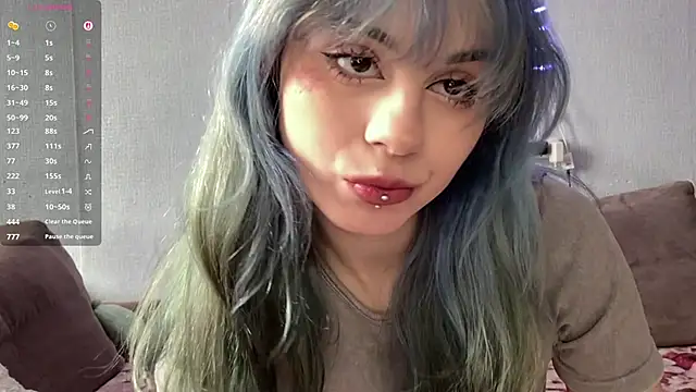 Emmibrilson online show from 04.21.26