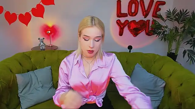 Snapshot of serene_land chatting on 03.03.26 serene land online show from 03.03.26