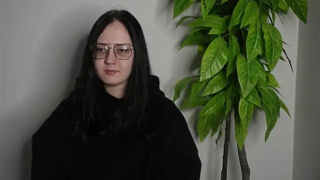 Snapshot of LeBrindza chatting on 02.21.26 LeBrindza online show from 02.21.26