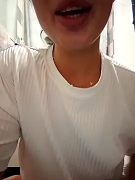 Snapshot of halii21 chatting on 07.17.26 halii21 online show from 07.17.26