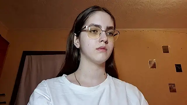 Snapshot of Katelemon chatting on 04.02.26 Katelemon online show from 04.02.26