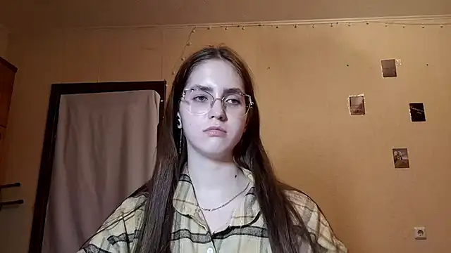 Snapshot of Katelemon chatting on 04.29.26 Katelemon online show from 04.29.26