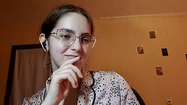 Snapshot of Katelemon chatting on 04.30.26 Katelemon online show from 04.30.26