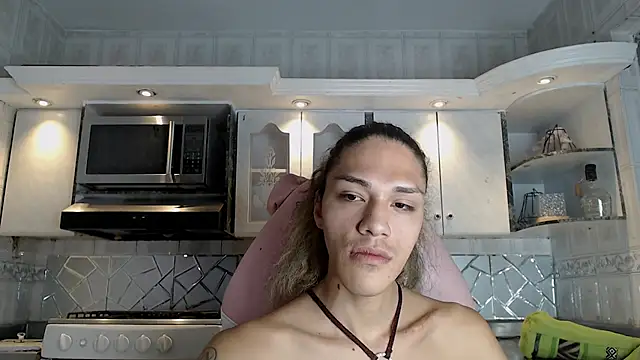 CrisOzzz online show from 03.10.26