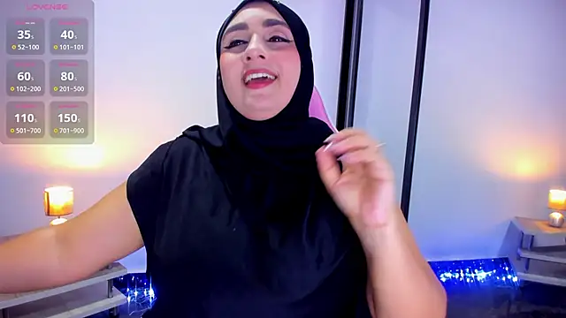 Snapshot of HijabiMilff chatting on 03.19.26 HijabiMilff online show from 03.19.26