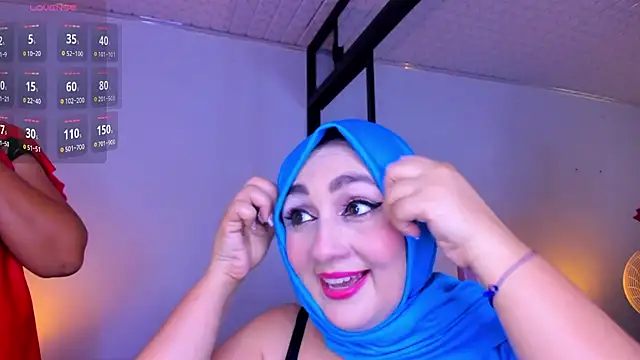 Snapshot of HijabiMilff chatting on 04.13.26 HijabiMilff online show from 04.13.26