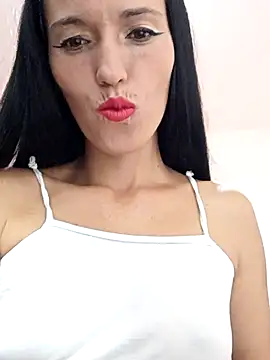 sandy 11  online show from 04.23.26