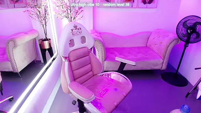 Chloe meoww online show from 05.15.26