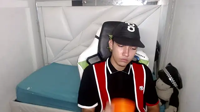 Street poemm  online show from 02.28.26