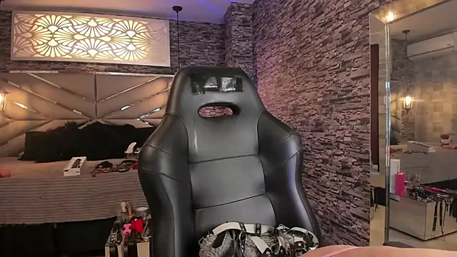 Snapshot of Nicolle_Doll_ chatting on 04.09.26 Nicolle Doll online show from 04.09.26