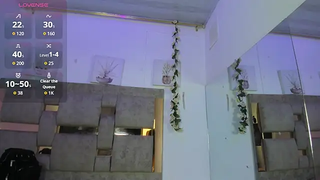 Iris Black online show from 04.18.26