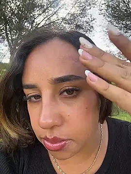 Snapshot of Eyssha chatting on 04.19.26 Eyssha online show from 04.19.26