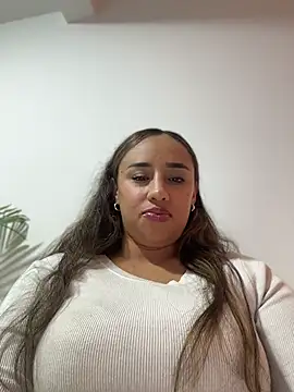 Snapshot of Eyssha chatting on 05.30.26 Eyssha online show from 05.30.26