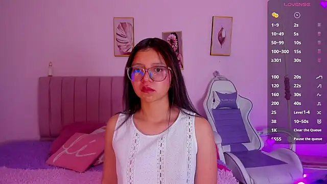 Snapshot of Zoow_bluussh chatting on 03.31.26 Zoow bluussh online show from 03.31.26