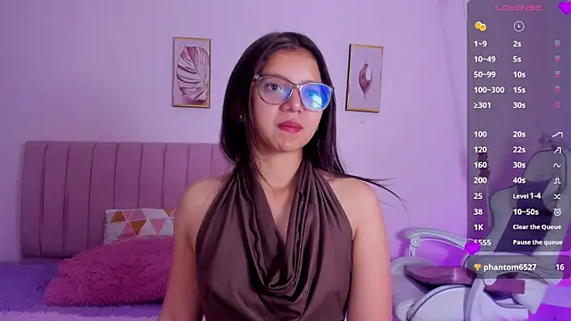 Snapshot of Zoow_bluussh chatting on 04.02.26 Zoow bluussh online show from 04.02.26