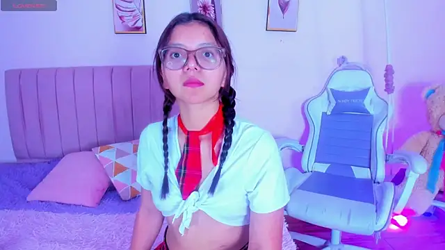 Snapshot of Zoow_bluussh chatting on 04.06.26 Zoow bluussh online show from 04.06.26