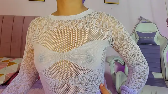 Snapshot of Zoow_bluussh chatting on 04.13.26 Zoow bluussh online show from 04.13.26