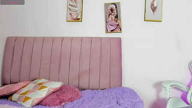 Snapshot of Zoow_bluussh chatting on 04.14.26 Zoow bluussh online show from 04.14.26