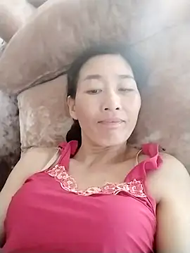 Snapshot of lris-Beauty77 chatting on 04.20.26 lris-Beauty77 online show from 04.20.26