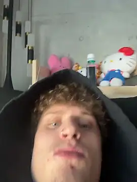 Snapshot of PAPITRVN chatting on 02.21.26 PAPITRVN online show from 02.21.26