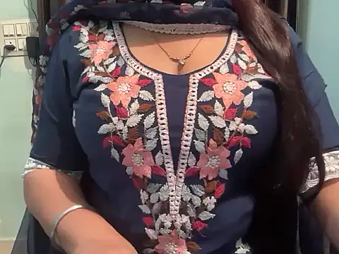 Avneet kaurr1 online show from 04.28.26