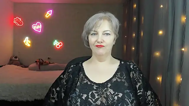 Mary-Leee online show from 04.18.26