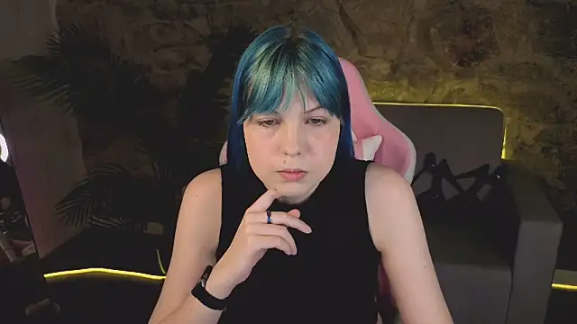 Snapshot of SofiaSterns chatting on 03.28.26 SofiaSterns online show from 03.28.26