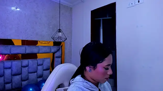 miiaboss  online show from 03.18.26