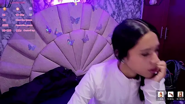 miiaboss  online show from 04.17.26