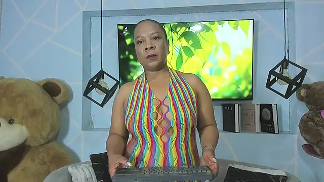 Snapshot of sharon_noa chatting on 04.15.26 sharon noa online show from 04.15.26