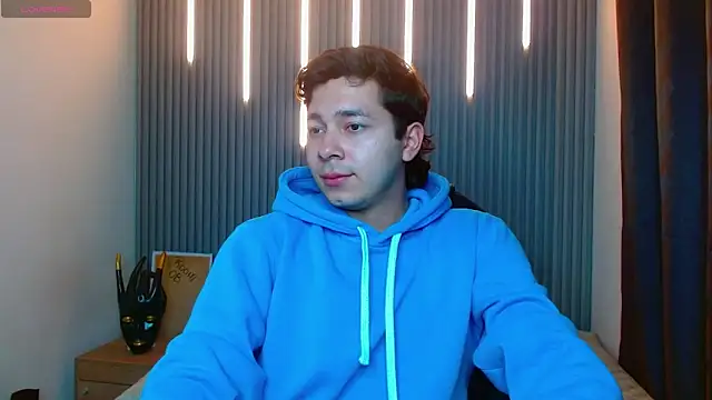 Julian Smith21 online show from 04.04.26