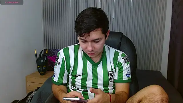 Julian Smith21 online show from 04.22.26