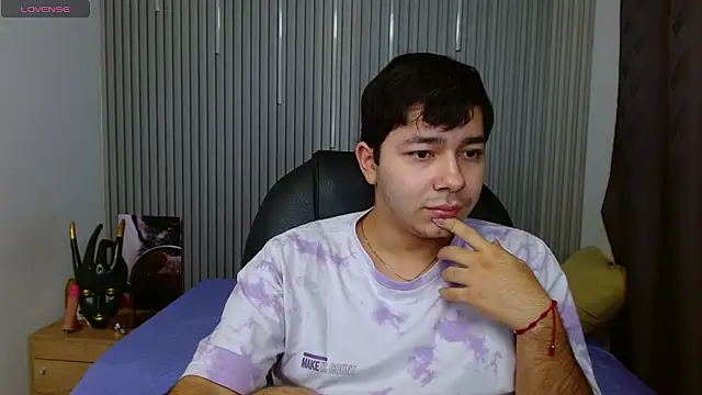 Snapshot of Julian_Smith21 chatting on 04.26.26 Julian Smith21 online show from 04.26.26