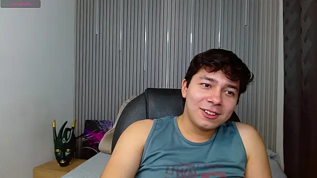 Snapshot of Julian_Smith21 chatting on 05.06.26 Julian Smith21 online show from 05.06.26