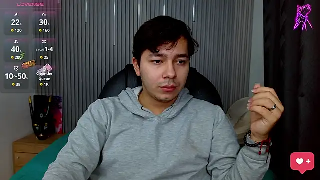 Snapshot of Julian_Smith21 chatting on 05.10.26 Julian Smith21 online show from 05.10.26