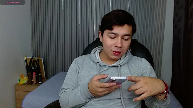 Snapshot of Julian_Smith21 chatting on 05.15.26 Julian Smith21 online show from 05.15.26