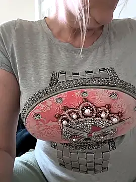 Heidiblueeyes online show from 05.05.26
