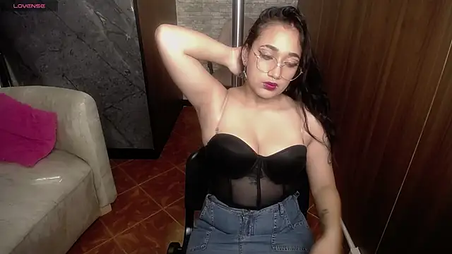 Snapshot of Aura_cute_ chatting on 03.05.26 Aura cute online show from 03.05.26